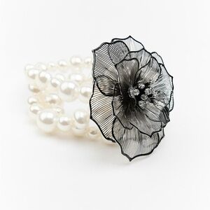 Zara Pearl shimmer bracelet